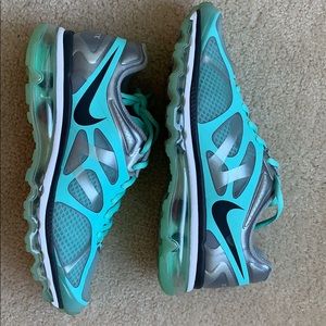 Women’s Nike Air Max - US 10